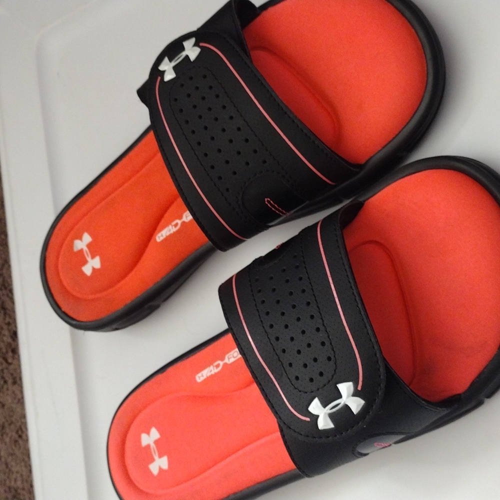 Women's Under Armour Slides size 9